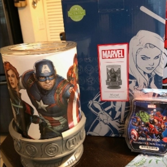 SCENTSY MARVEL WARMER - Picture 1 of 1